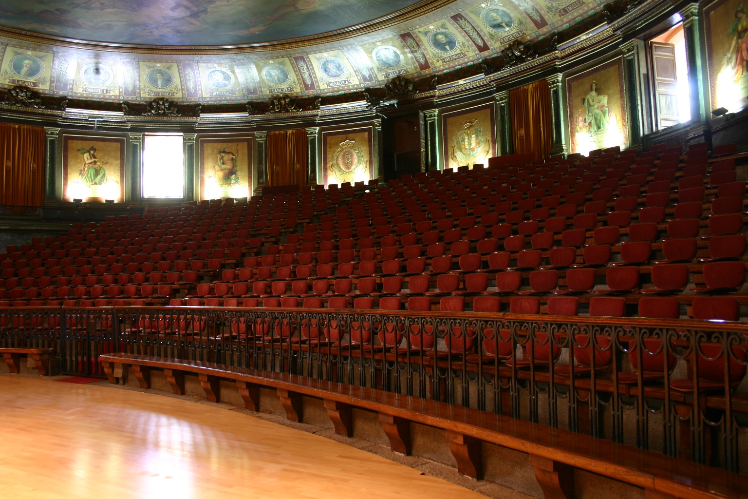 Gran Anfiteatro, Ilustre Colegio Oficial de Médicos de Madrid, Madrid - 02.JPG
